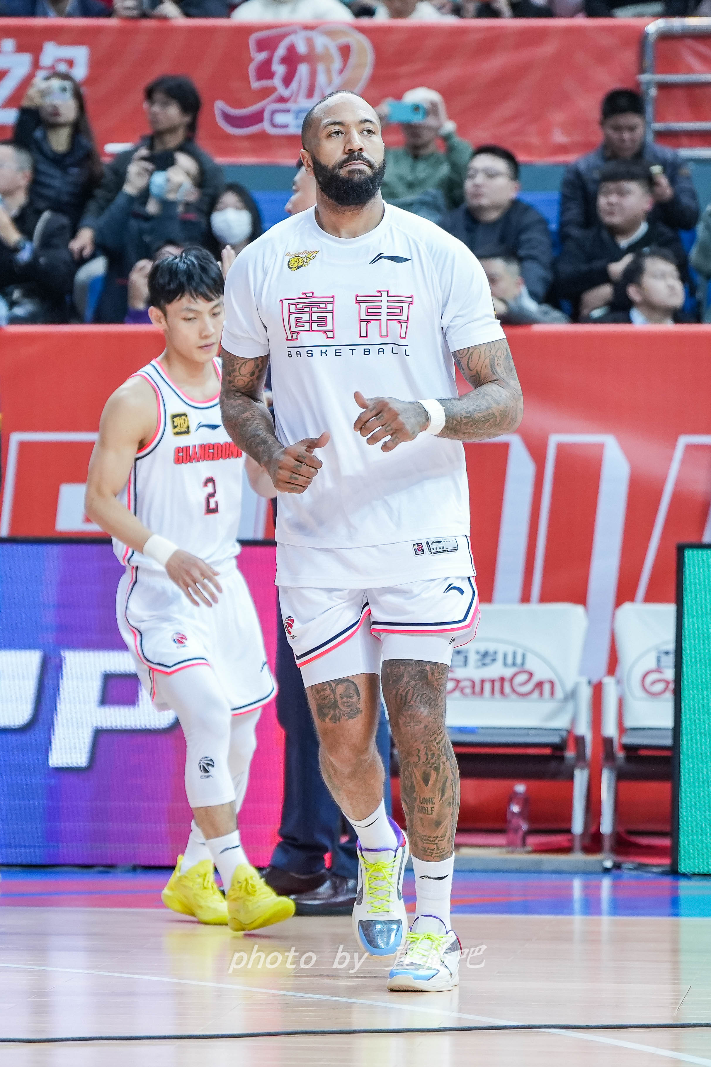  打得不錯！36歲吉倫沃特原本的第三外援卻成廣東男籃的真大腿