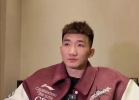  咋形容你和王博的關系？孫銘徽：像家人 他訓練&生活中很照顧我們