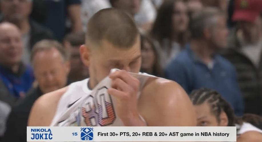  你貸款？轉播方字幕：約基奇30+20+20！NBA歷史首人！