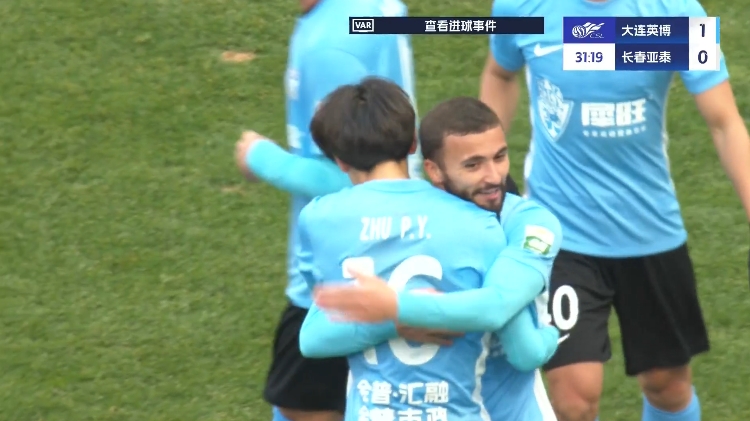  19歲朱鵬宇中超處子球！大連英博1-0領先長春亞泰，馬萊萊助攻