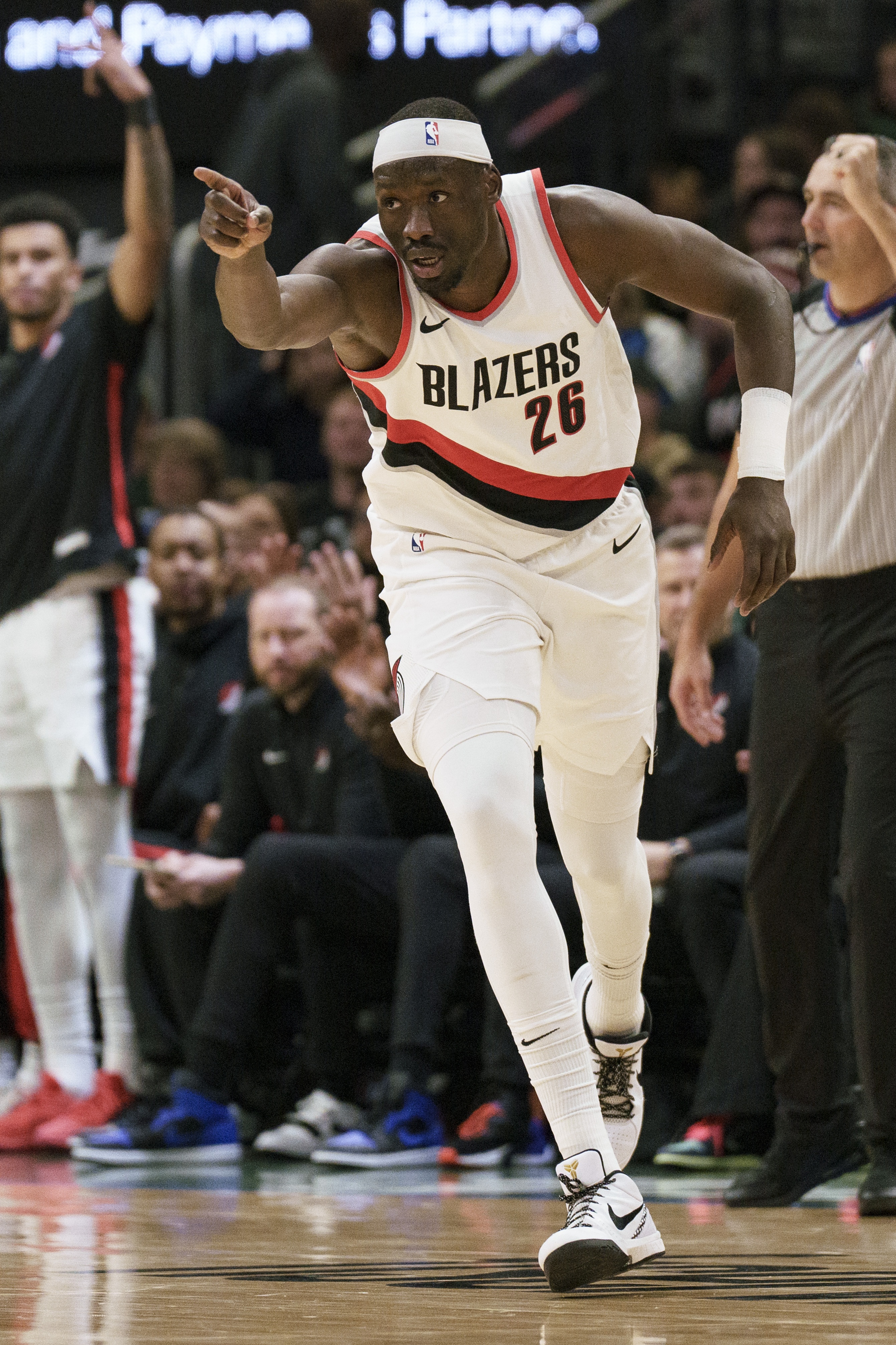  CBA名宿！里斯上半場三分4中3 11分鐘砍下11分5籃板