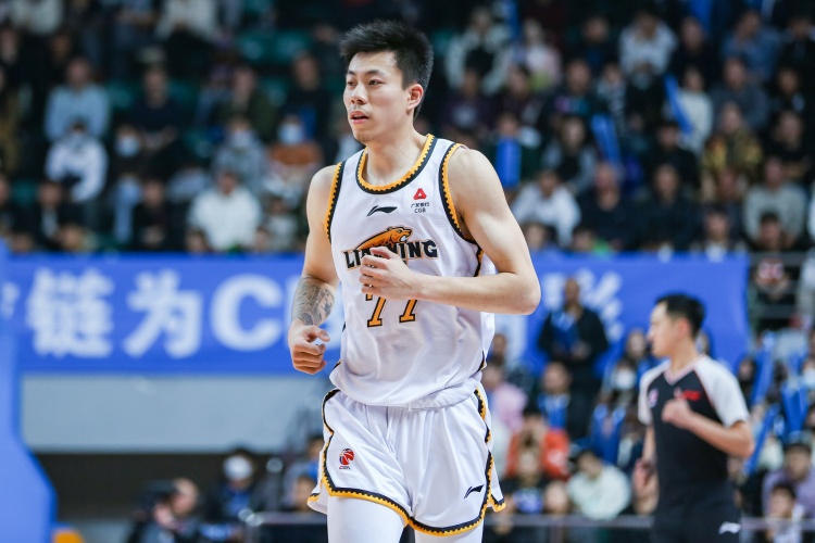  復(fù)出還要找狀態(tài)！張鎮(zhèn)麟半場6中1僅拿2分1板4助1斷