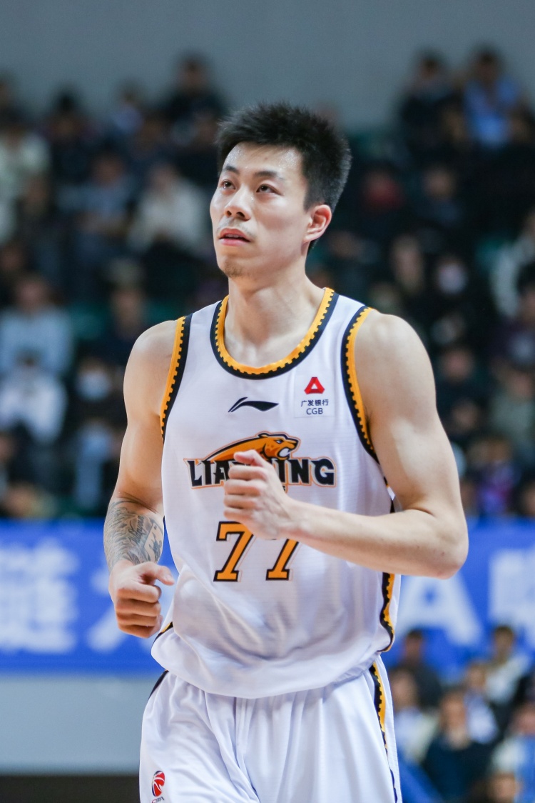 媒體人：張鎮(zhèn)麟、韓德君將因傷缺席今晚對陣北控的比賽