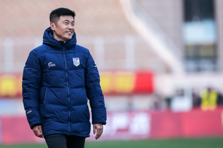 足球報(bào)：大連英博低調(diào)備戰(zhàn)，簽約贊助商為大連足球注入新活力