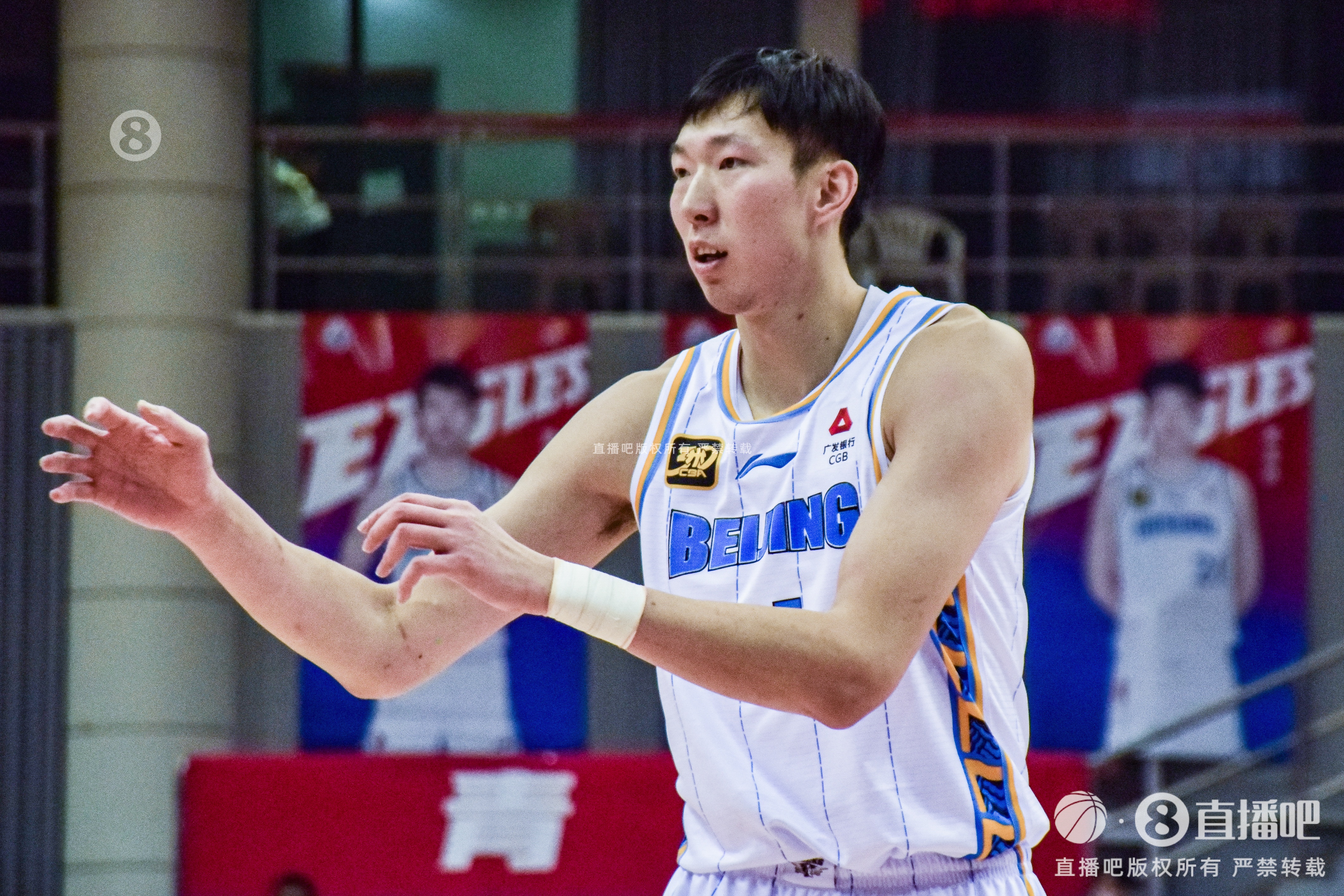  出點小汗！周琦8投6中&罰球4中4 得到16分7板2帽&正負值+10