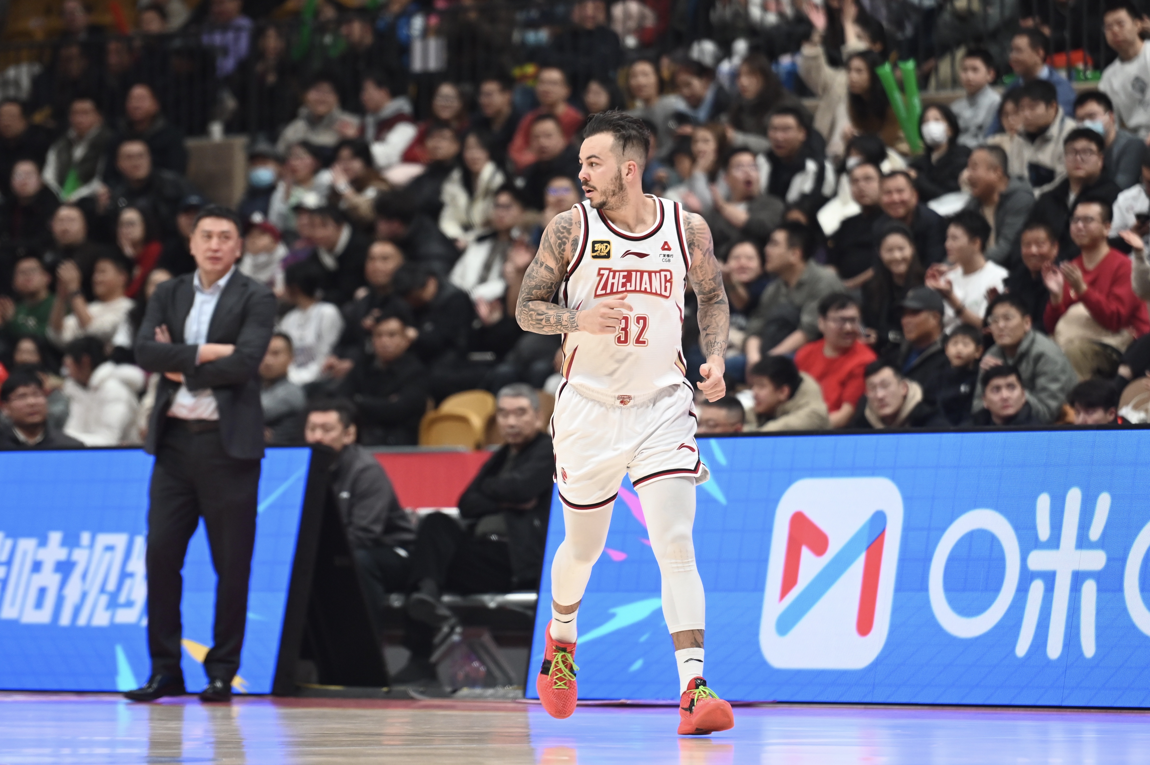  40+三雙難救主！約克39中18&三分22中10空砍48分10籃板11助攻