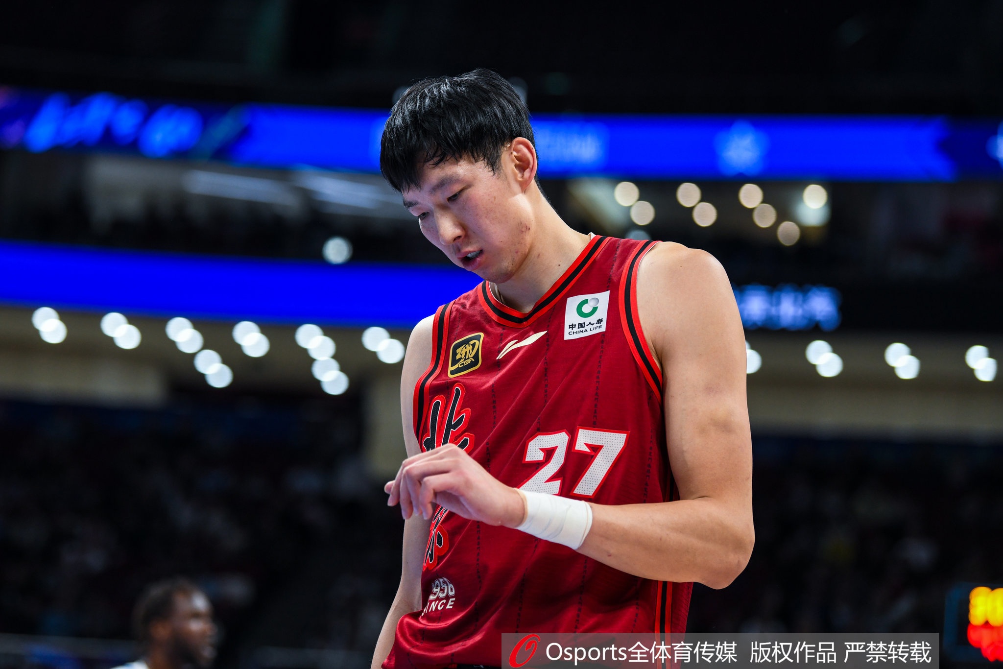  不妙！趙探長：首鋼醫(yī)院建議周琦進行結膜縫合手術 待權威復診！